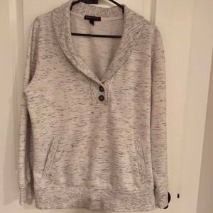 Banana Republic White and Grey Pullover